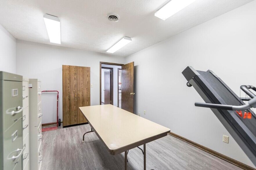 More Photos Of 231 Riverview, Oglethorpe Office For Sale