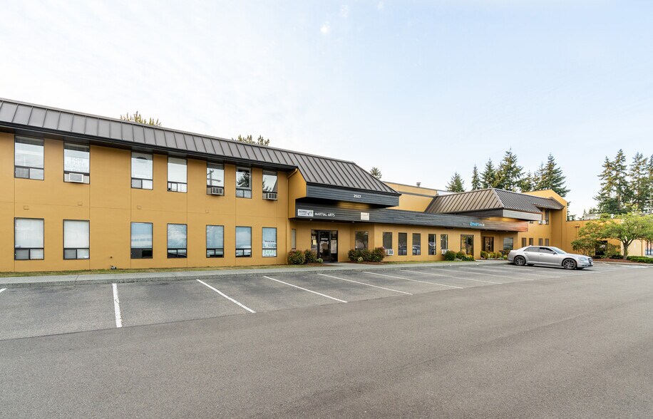 More Photos Of 2031 196th St SW, Lynnwood Warehouse For Lease