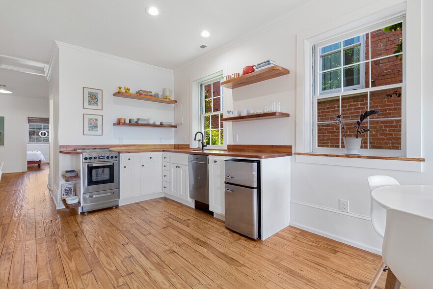 More Photos Of 119 Turner St, Beaufort Storefront Retail Office For Sale