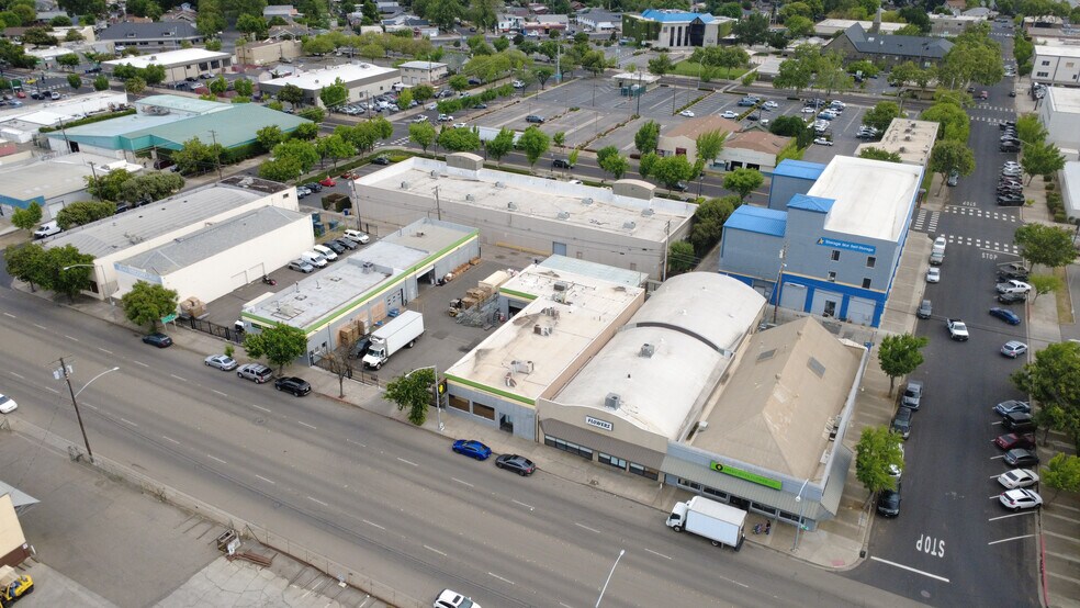 More Photos Of 1314 9th St, Modesto Flex For Sale