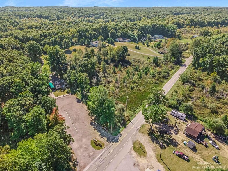 More Photos Of 12227-12229 Seymour Rd, Grass Lake Restaurant For Sale