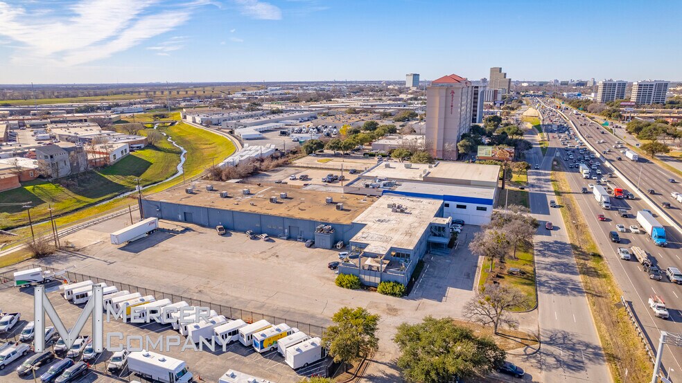 More Photos Of 2451 N Stemmons Fwy, Dallas Distribution For Sale