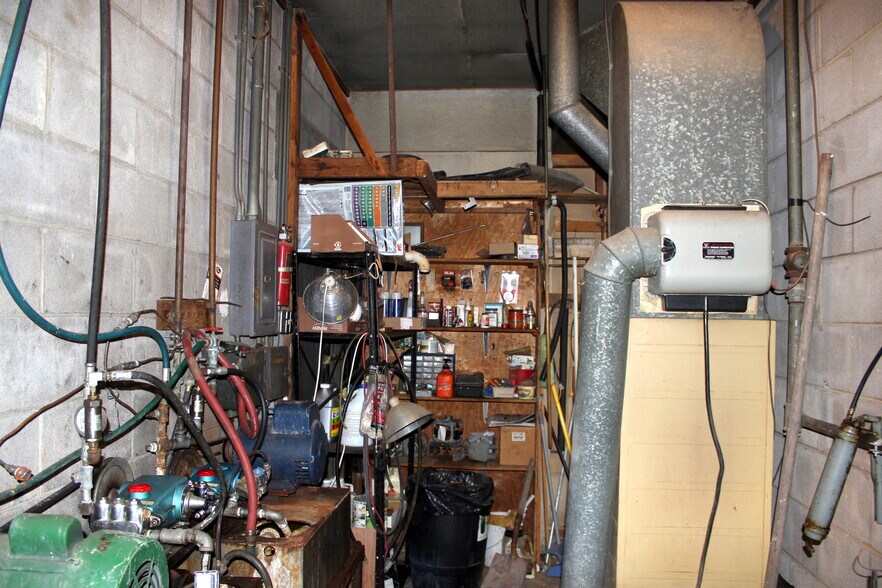 More Photos Of 302 E Third St, Lowry City Freestanding For Sale