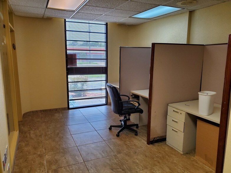 More Photos Of 5144 E Busch Blvd, Tampa Bank For Sale