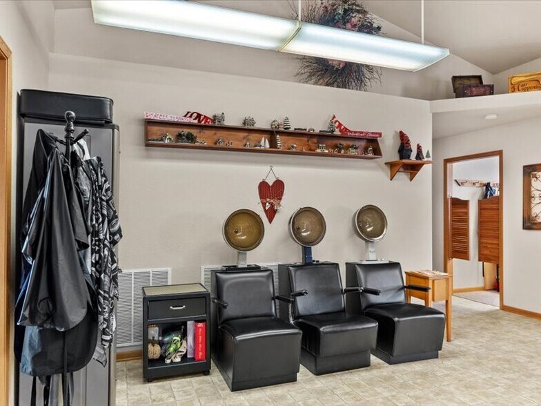 More Photos Of 628 Christel Dr, Valders Office Residential For Sale