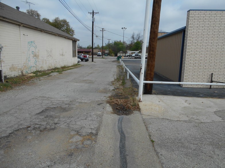 More Photos Of 315 N Locust St, Denton Restaurant For Sale