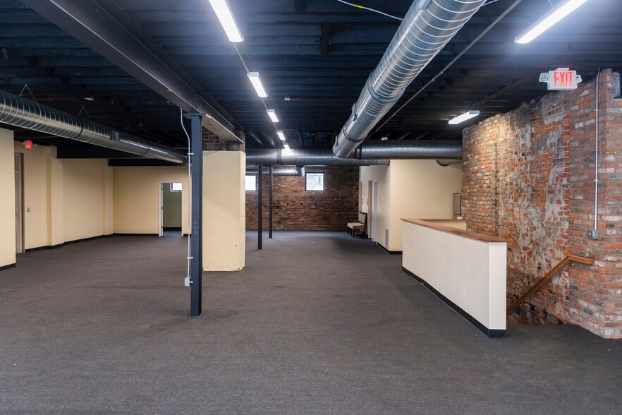 More Photos Of 106-108 E 4th, Covington Storefront Retail Office For Lease