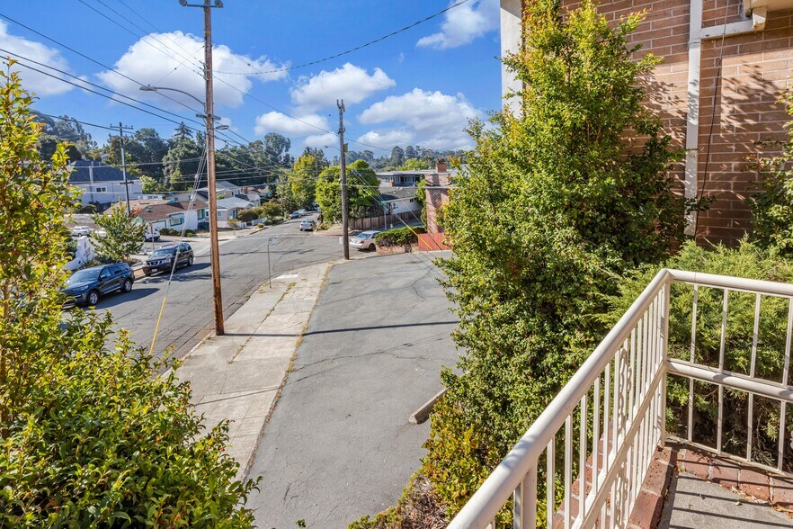 More Photos Of 4677 Tompkins Ave, Oakland Religious Facility For Sale