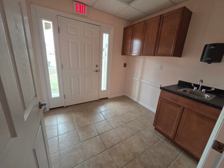 More Photos Of 551 Newman Springs Rd, Lincroft Office Residential For Lease