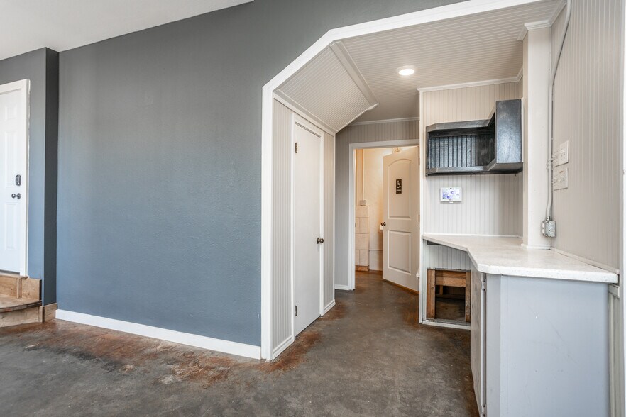 More Photos Of 113 N Main St, Muenster Restaurant For Sale