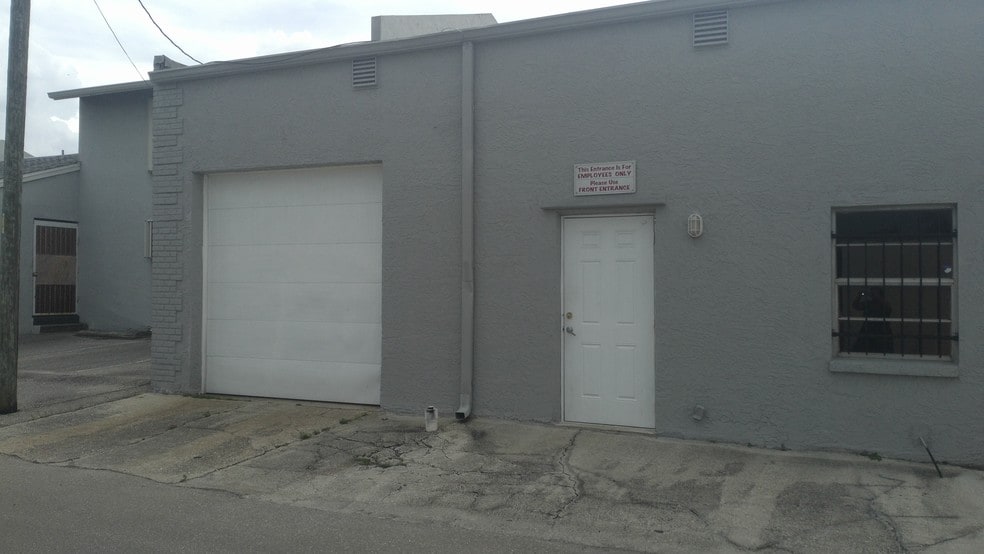 More Photos Of 1211 Miramar St, Cape Coral Office For Sale