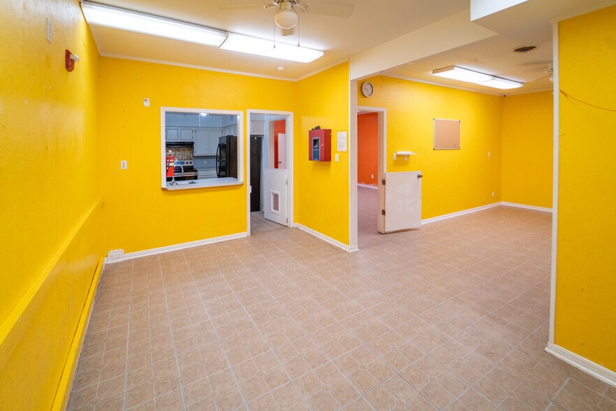 More Photos Of 105 Ward St, Cuero Daycare Center For Sale