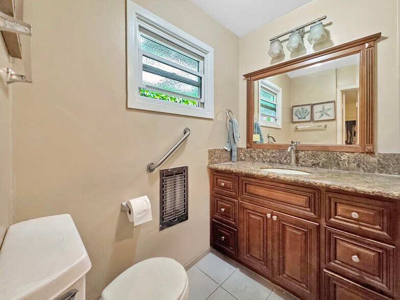 More Photos Of 7736 Sugar Dr, Huntington Beach Apartments For Sale
