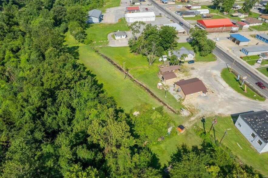 More Photos Of 307 E State St, Delta Flex For Sale