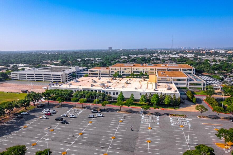 More Photos Of 901 S Central Expy, Richardson Office For Lease