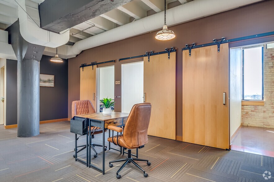 More Photos Of 118 S Adams St, Green Bay Coworking Space