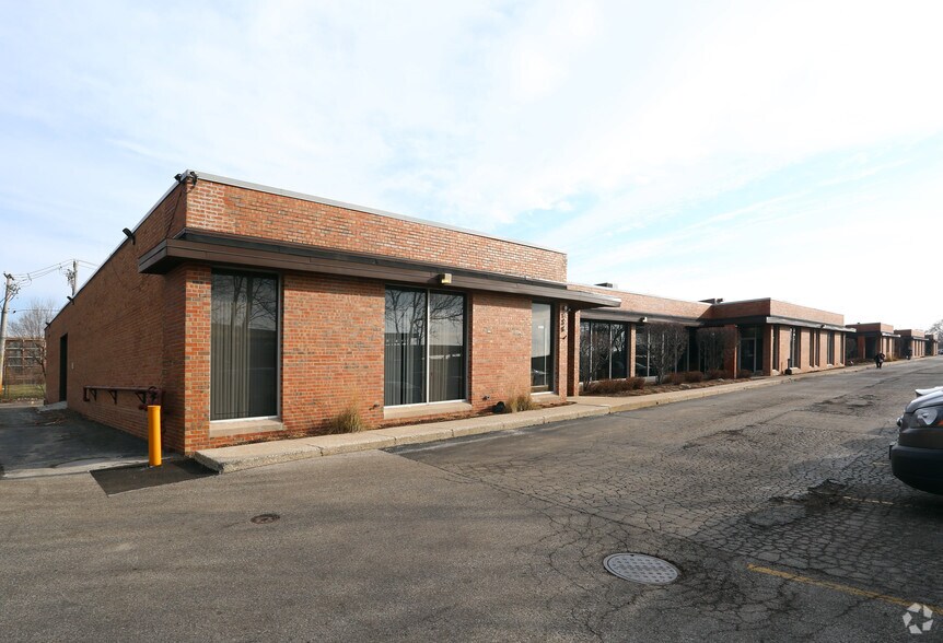 More Photos Of 4100-4128 N Nashville Ave, Chicago Light Manufacturing For Lease