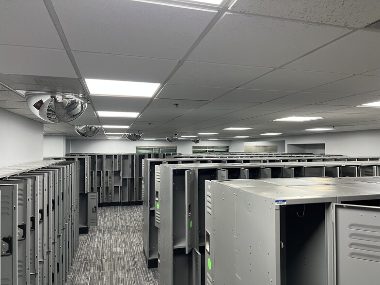 More Photos Of 1002 Arthur Dr, Lynn Haven Light Manufacturing For Sale