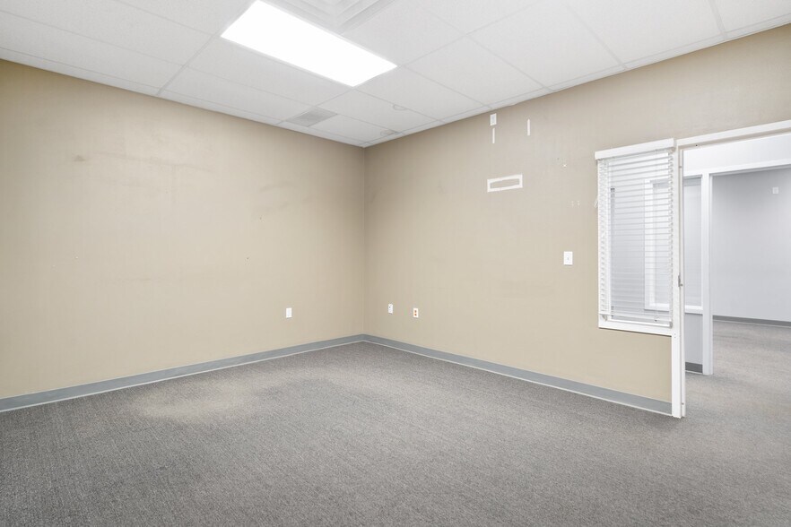 More Photos Of 707 County Line Rd, Palmer Lake Warehouse For Sale