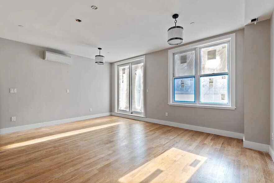 More Photos Of 762-764 E 32nd St, Brooklyn Apartments For Sale