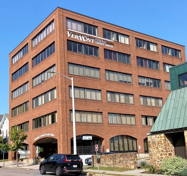 More Photos Of 84 Pine St, Burlington Office For Sale