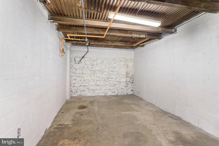More Photos Of 1880 W Market St, York Storefront Retail Office For Sale