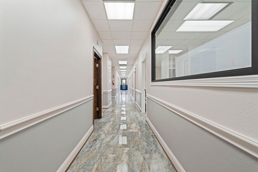 More Photos Of 25010 Oakhurst Dr, Spring Medical For Sale