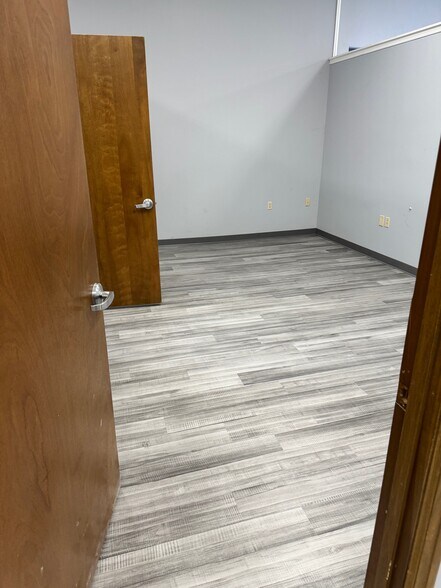 More Photos Of 4404 Hamilton Cleves Rd, Hamilton Warehouse For Lease