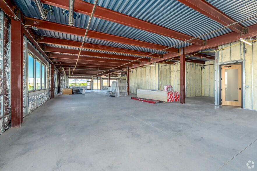 More Photos Of 2100 Louisiana Blvd NE, Albuquerque Office For Lease