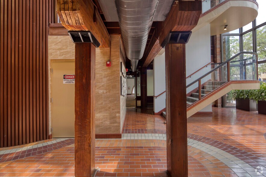 More Photos Of 100 3rd St S, Saint Petersburg Loft Creative Space For Lease