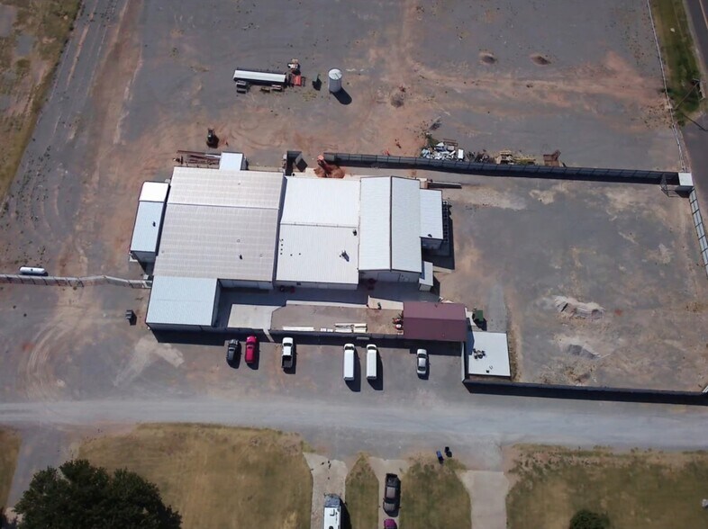 More Photos Of 609 Indian Rd, Seiling Auto Repair For Sale