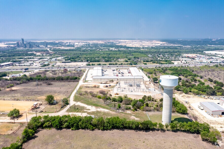 More Photos Of 3943 S Interstate 35, New Braunfels Unknown For Lease