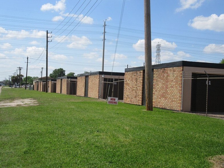 More Photos Of 1112 W Southmore Ave, Pasadena Specialty For Sale