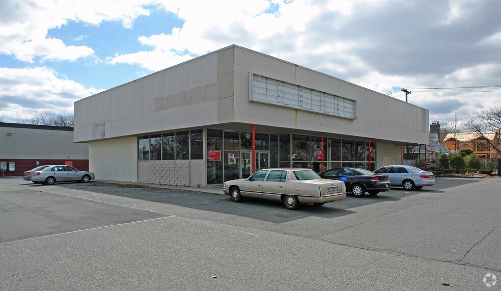 More Photos Of 3320 Hillside Ave, New Hyde Park General Retail For Sale