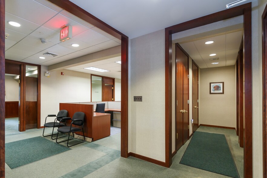 More Photos Of 683 Main St, Osterville Office For Sale