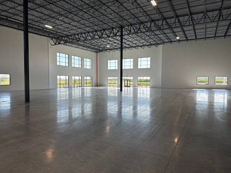 More Photos Of 14469 Olio Rd, Noblesville Warehouse For Lease