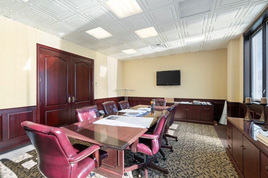 More Photos Of 188 Van Buren St, Staten Island Warehouse For Sale