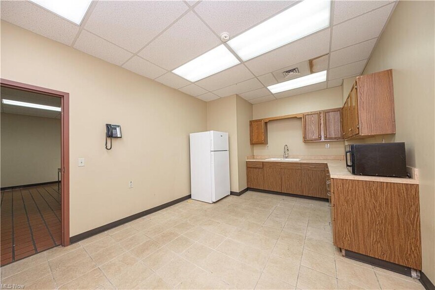 More Photos Of 1439 Sunset Blvd, Steubenville Light Manufacturing For Sale