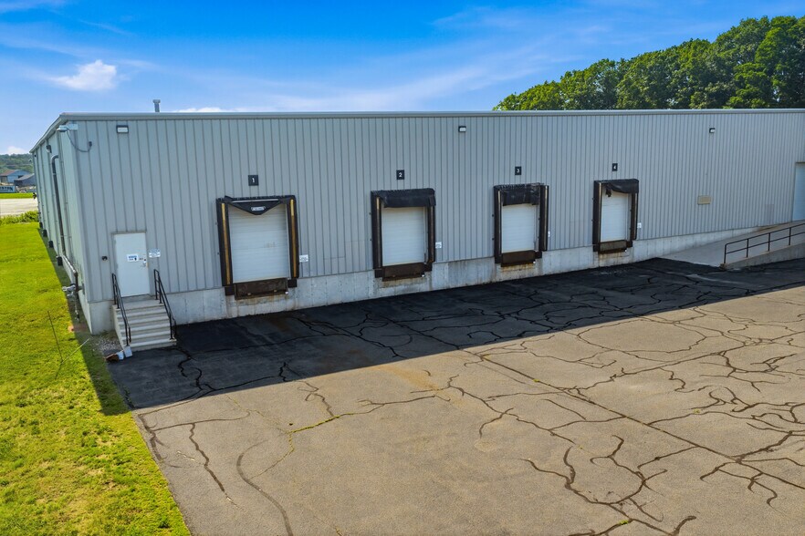 More Photos Of 57 S Hunt Rd, Amesbury Manufacturing For Lease
