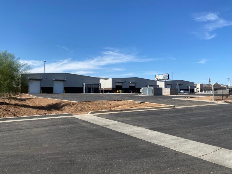 More Photos Of 2220 W Fillmore St, Phoenix Unknown For Lease