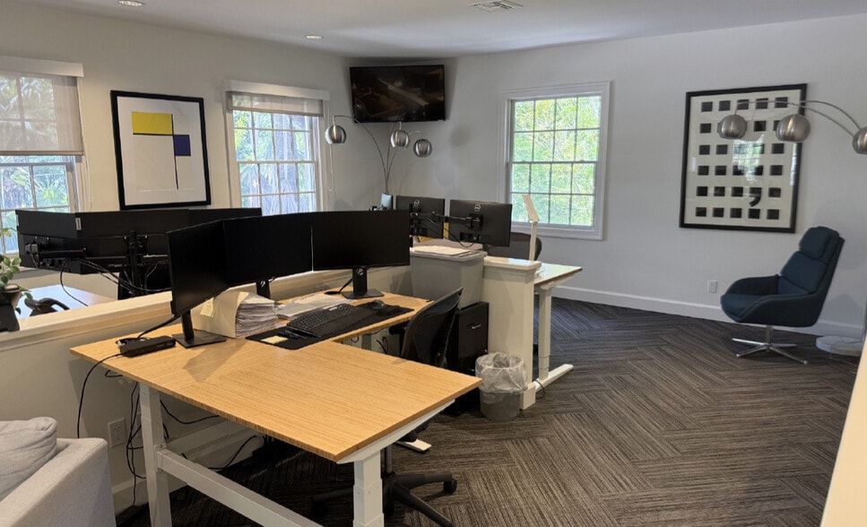 More Photos Of 515 SW California Ave, Stuart Office For Sale