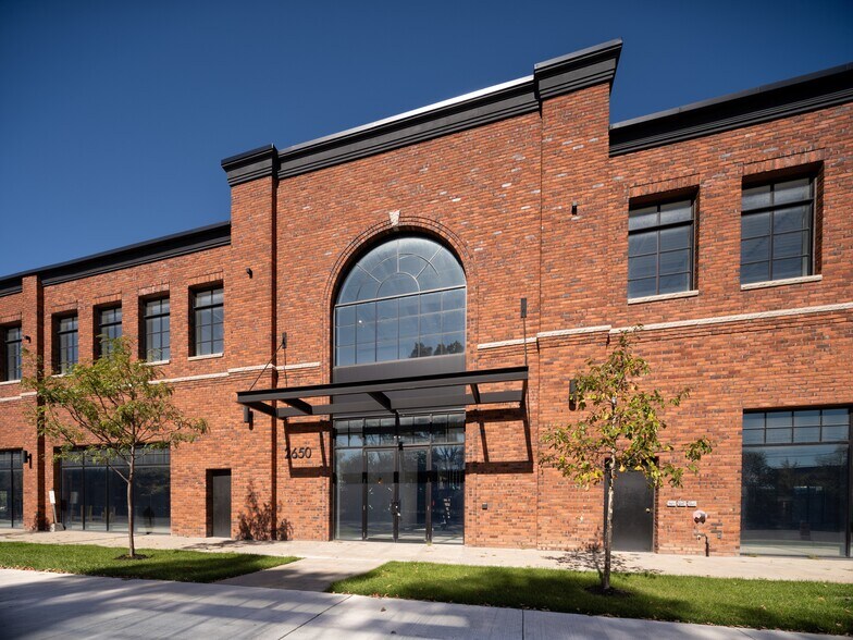 More Photos Of 2650 St Clair Av W, Toronto Freestanding For Sale