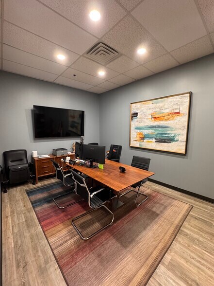 More Photos Of 2851 Charlevoix Dr SE, Grand Rapids Office For Lease