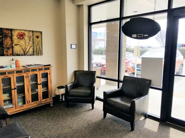 More Photos Of 913 Burlington Ave, Bismarck General Retail For Lease