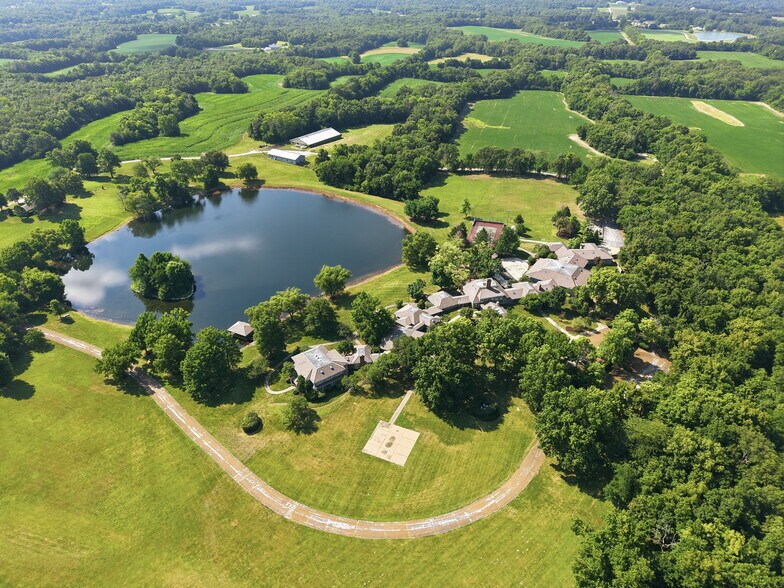 More Photos Of 1461 Highway EE, Winfield Specialty For Sale