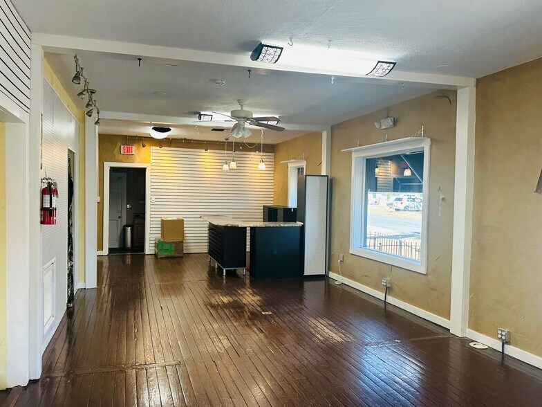 More Photos Of 1201 W Fairbanks Ave, Orlando Freestanding For Lease