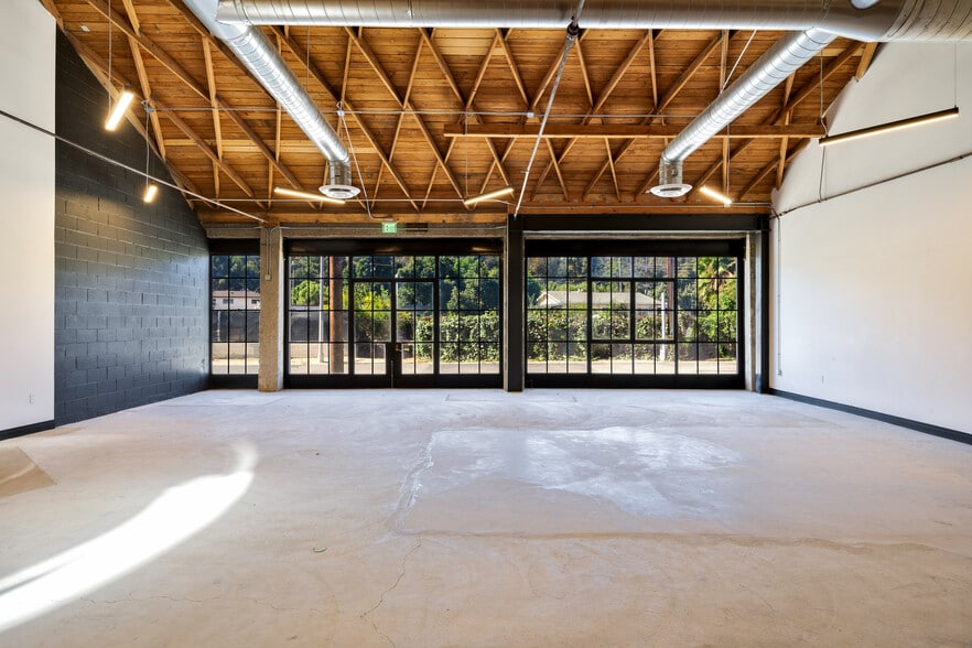 More Photos Of 1801 Blake Ave, Los Angeles Flex For Lease