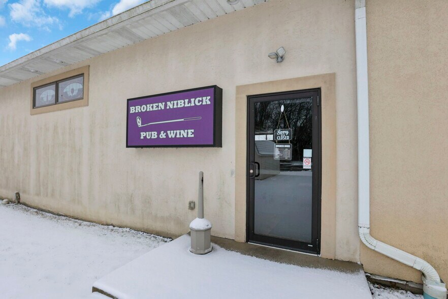 More Photos Of 509 S Wooster Ave, Strasburg Hotel For Sale