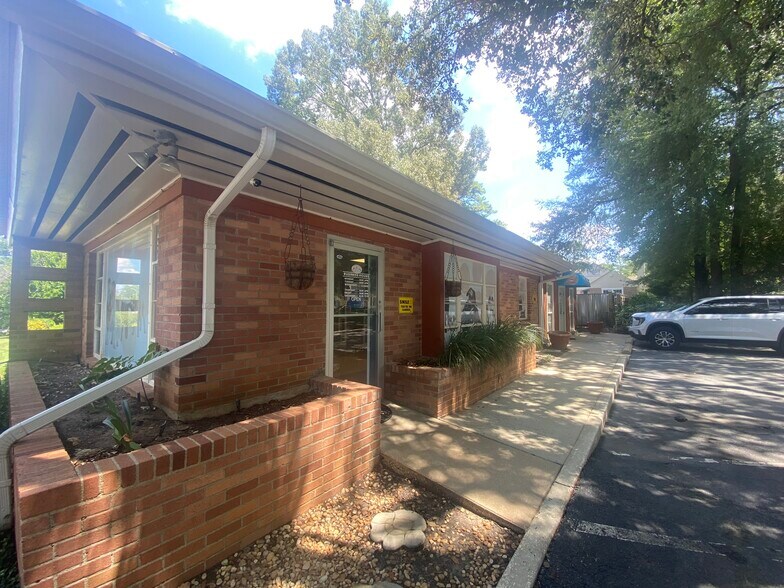 More Photos Of 810 N Slappey Blvd, Albany Office For Sale