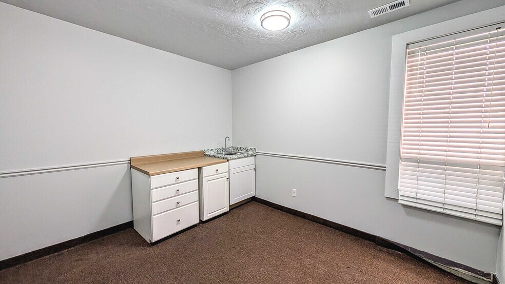 More Photos Of 528 N Main St, Logan Office For Lease